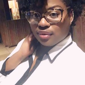 Meet your Posher, Shenika